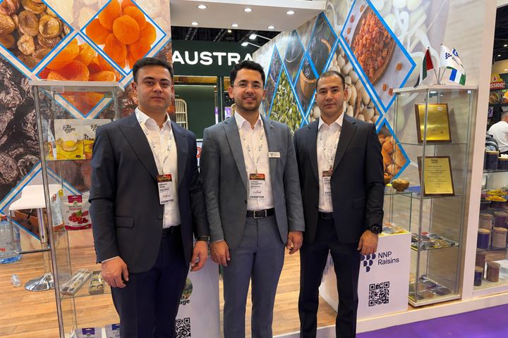 Three NNP Raisins colleagues at the stand at Gulfood 2026 in Dubai.